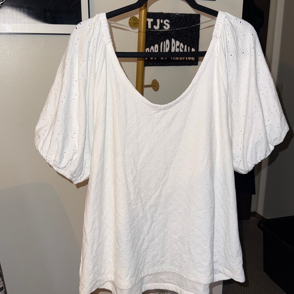 Ava & Viv Elegant White Blouse - Picture 4 of 6